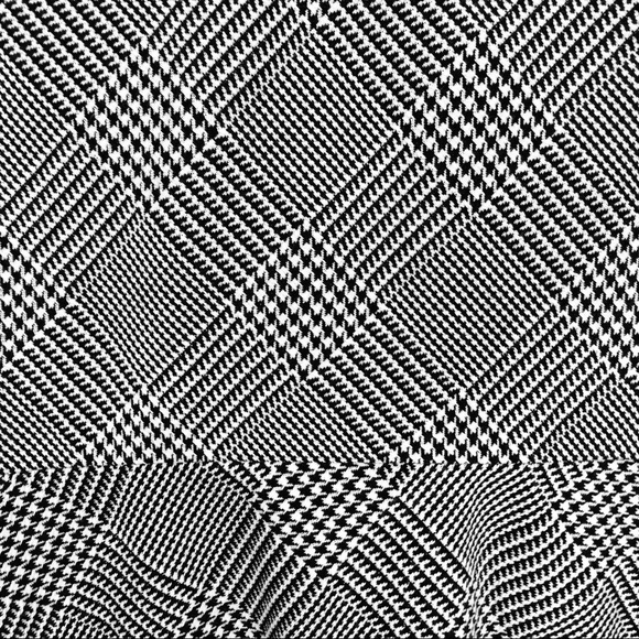 Liz Claiborne Sleeveless Houndstooth Top - Picture 4 of 4